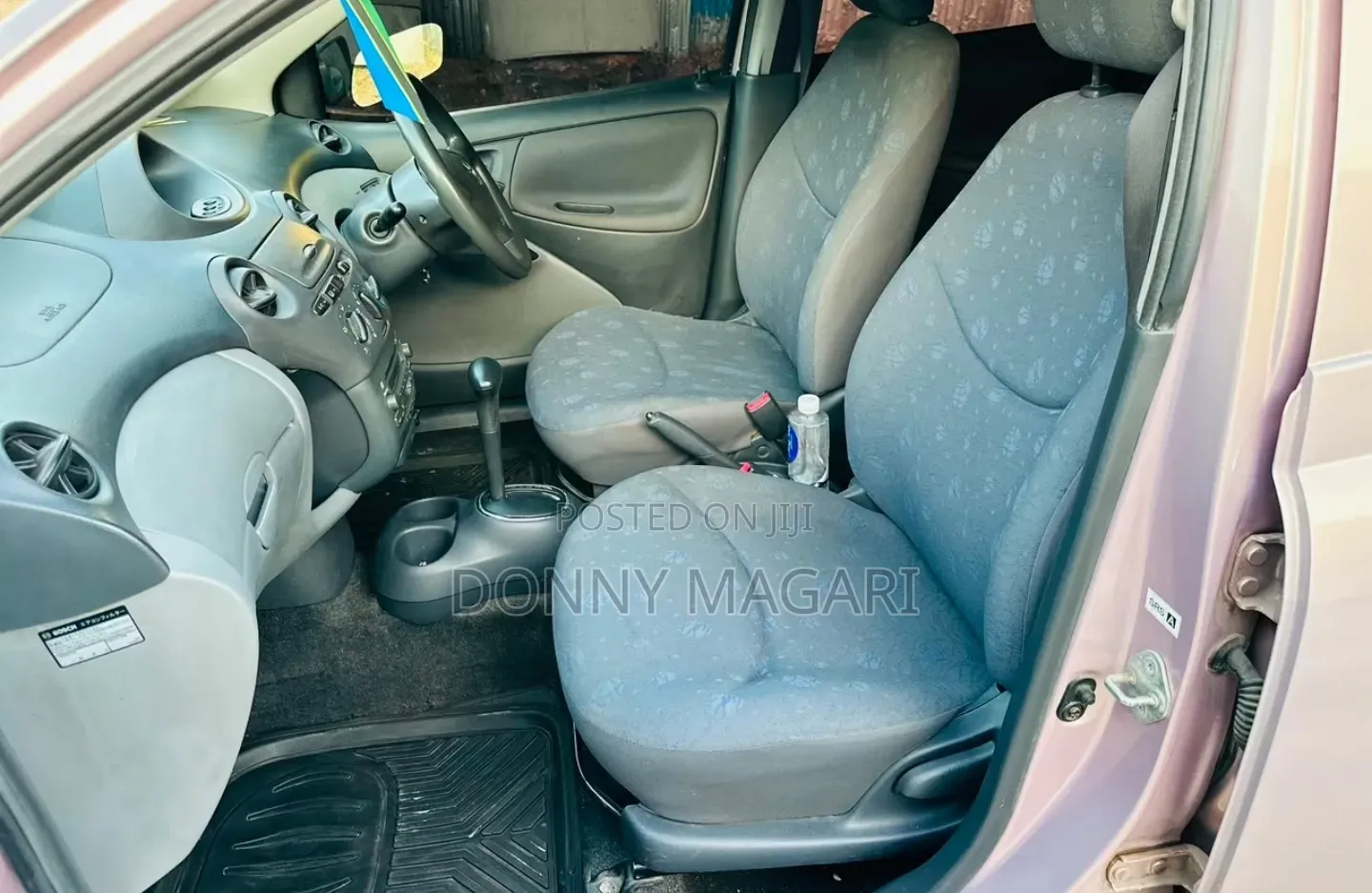 Toyota Vitz 2004 Pink