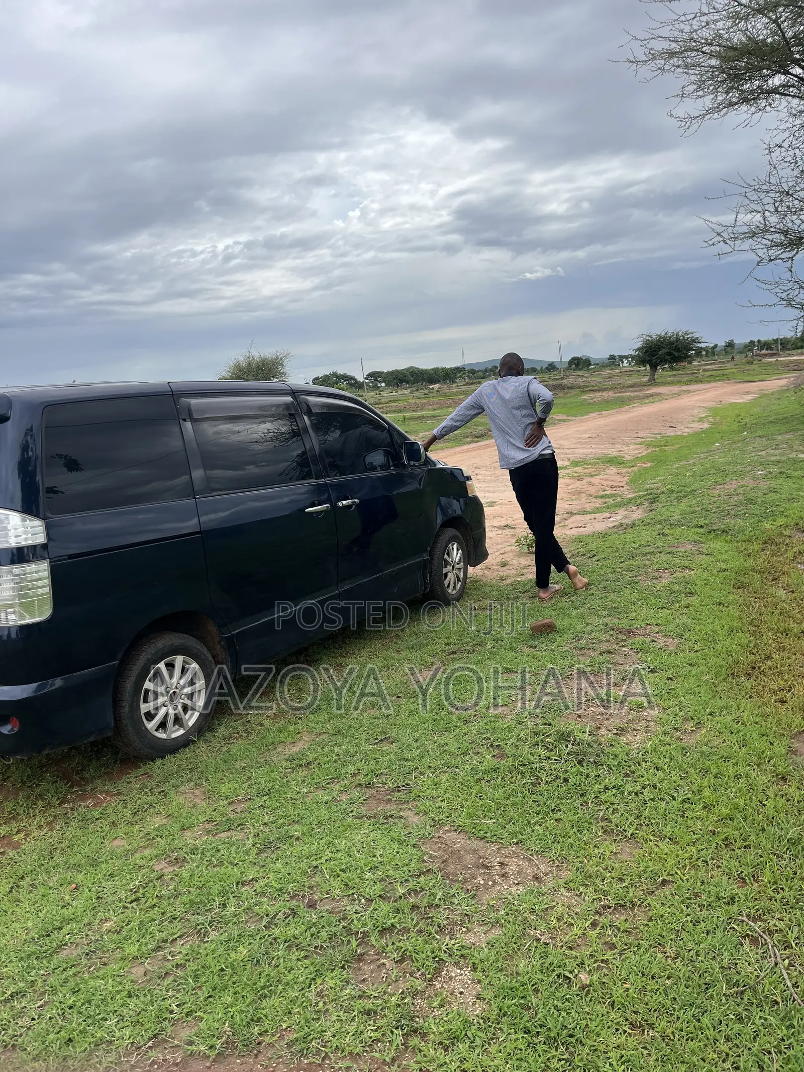 Toyota Voxy X 2WD 8-Seater 2006 Black