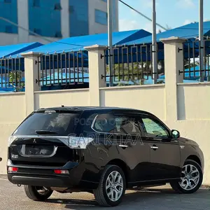 Mitsubishi Outlander 2014 Black