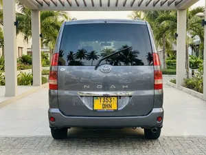 Toyota Noah 2008 Gray