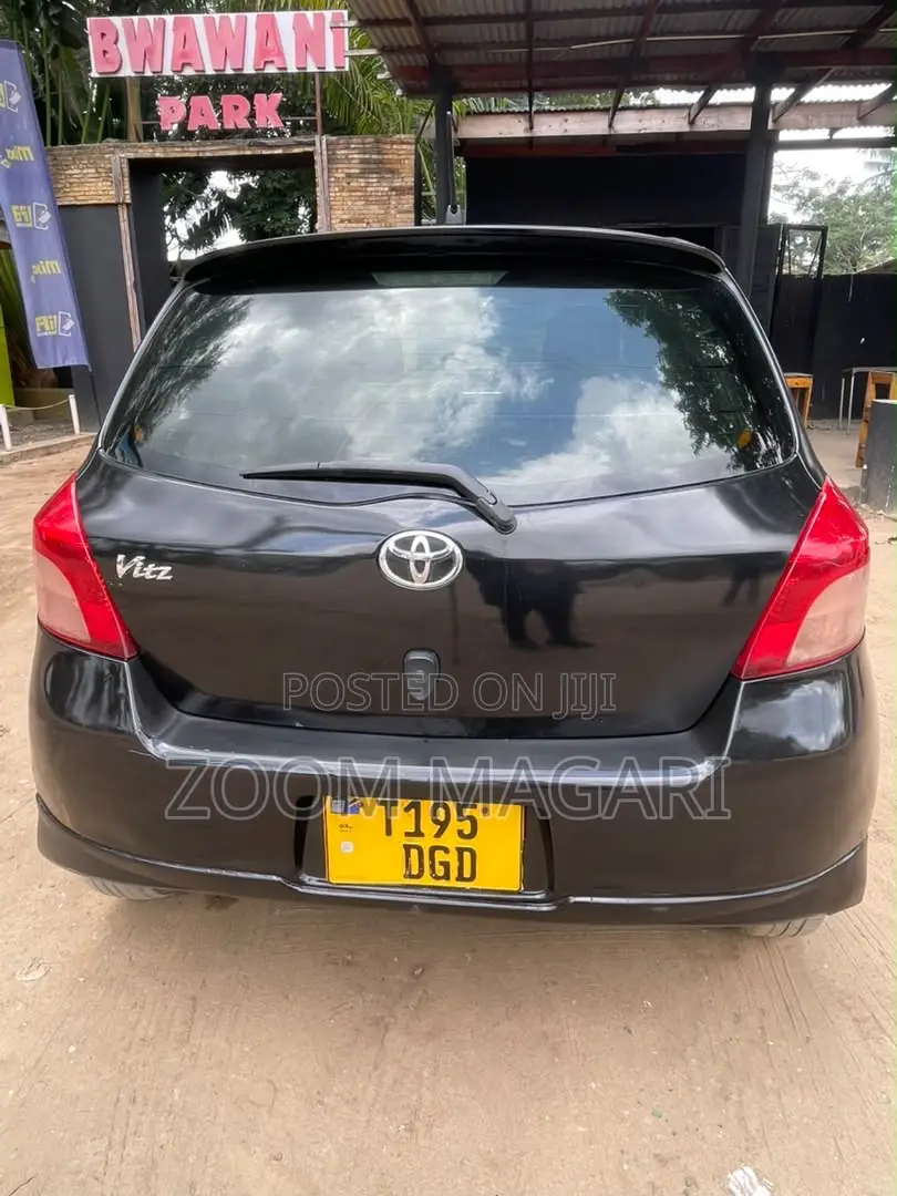 Toyota Vitz 2006 Black