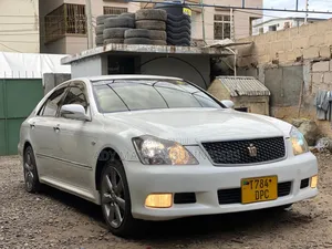 Toyota Crown 2006 White