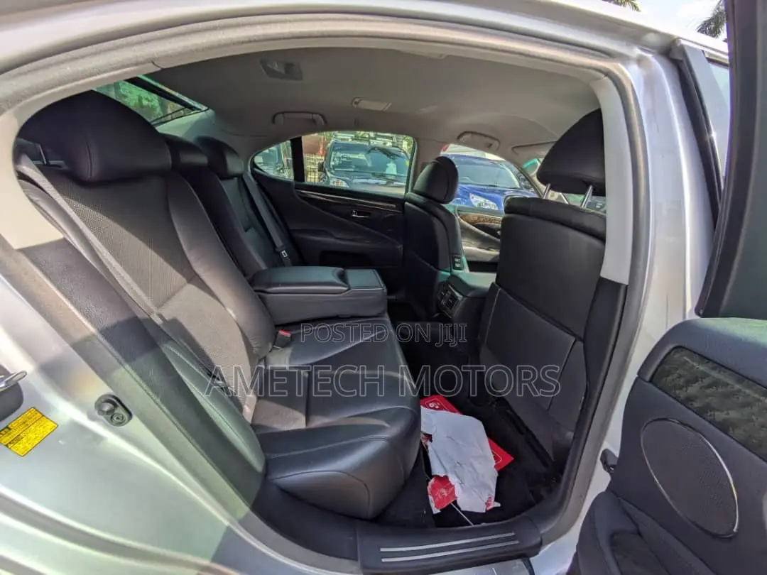 Lexus LS 2008 Silver