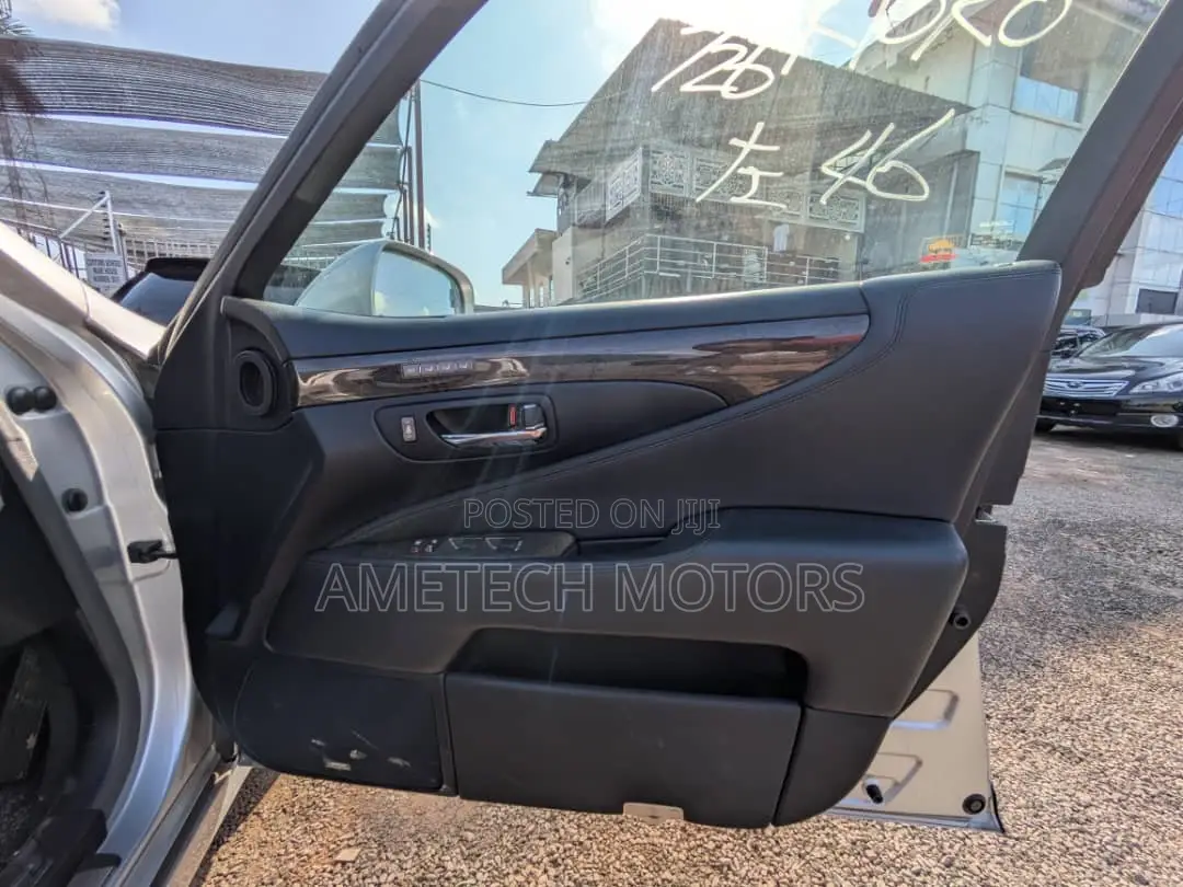 Lexus LS 2008 Silver