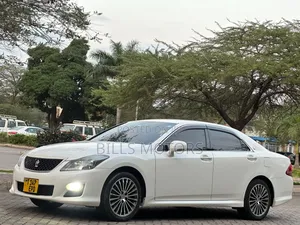 Toyota Crown 2010 White