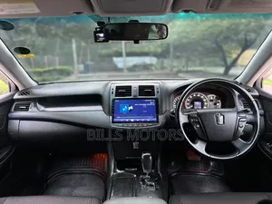 Toyota Crown 2010 White