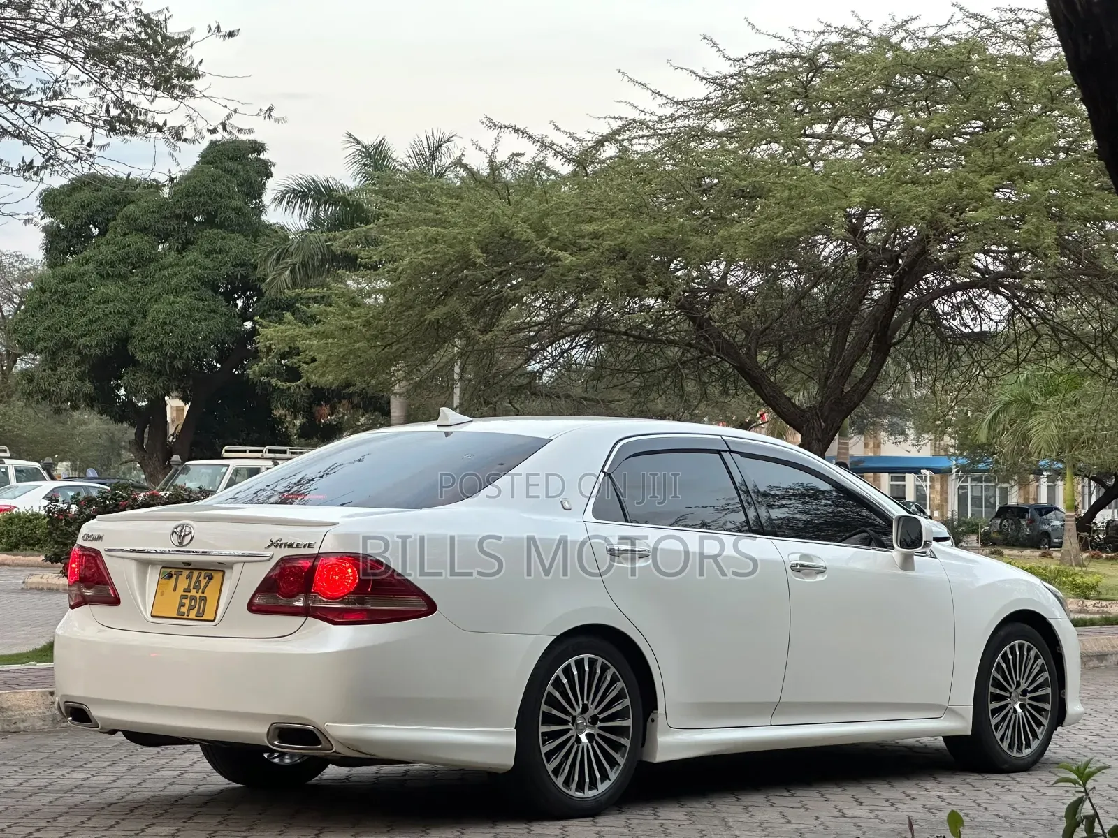 Toyota Crown 2010 White