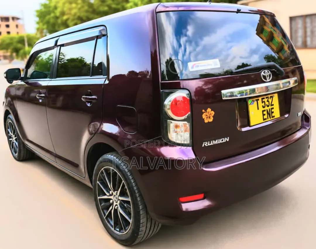 Toyota Rumion 1.5 FWD 2023 Burgundy