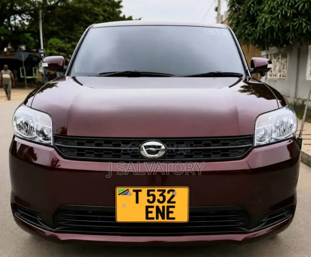 Toyota Rumion 1.5 FWD 2023 Burgundy