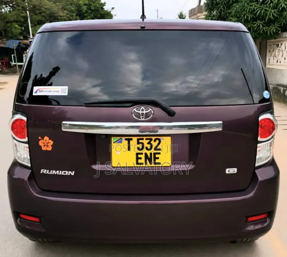 Toyota Rumion 1.5 FWD 2023 Burgundy