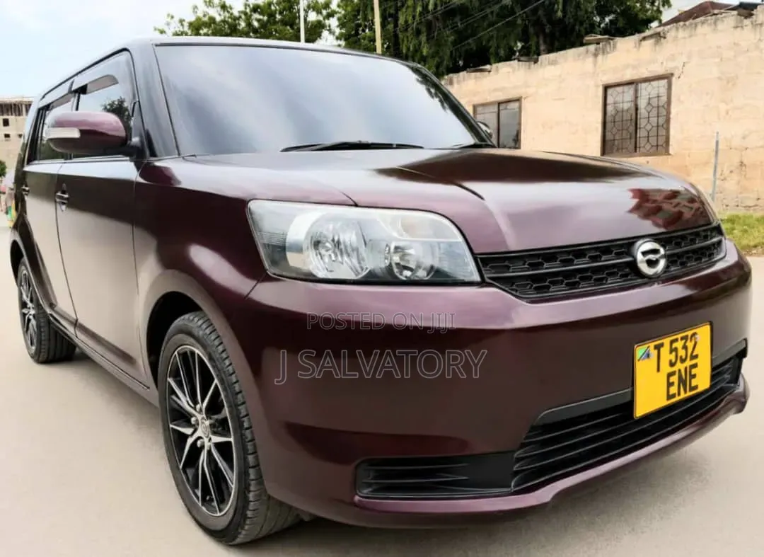 Toyota Rumion 1.5 FWD 2023 Burgundy