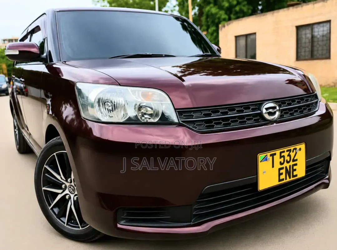 Toyota Rumion 1.5 FWD 2023 Burgundy