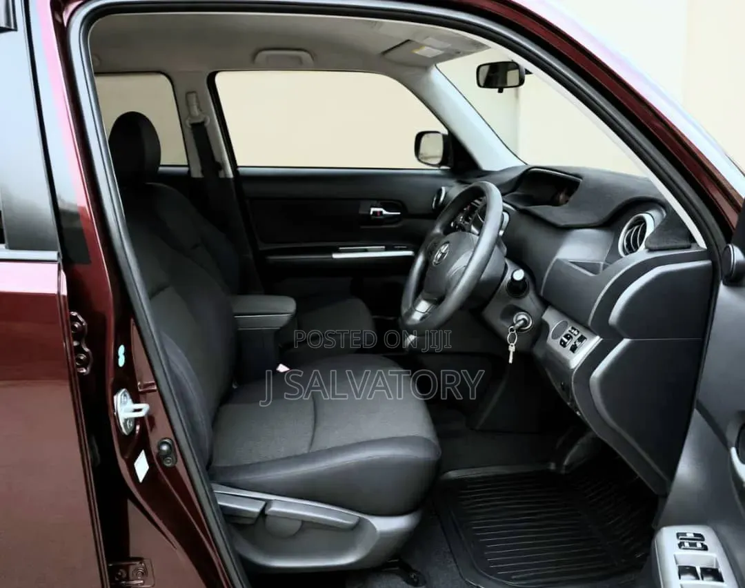 Toyota Rumion 1.5 FWD 2023 Burgundy