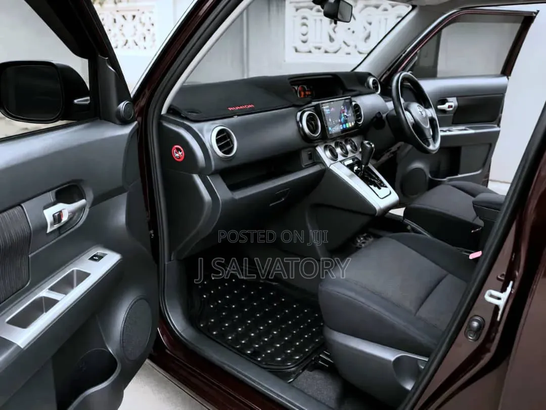 Toyota Rumion 1.5 FWD 2023 Burgundy