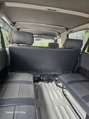 Toyota Land Cruiser 2007 White