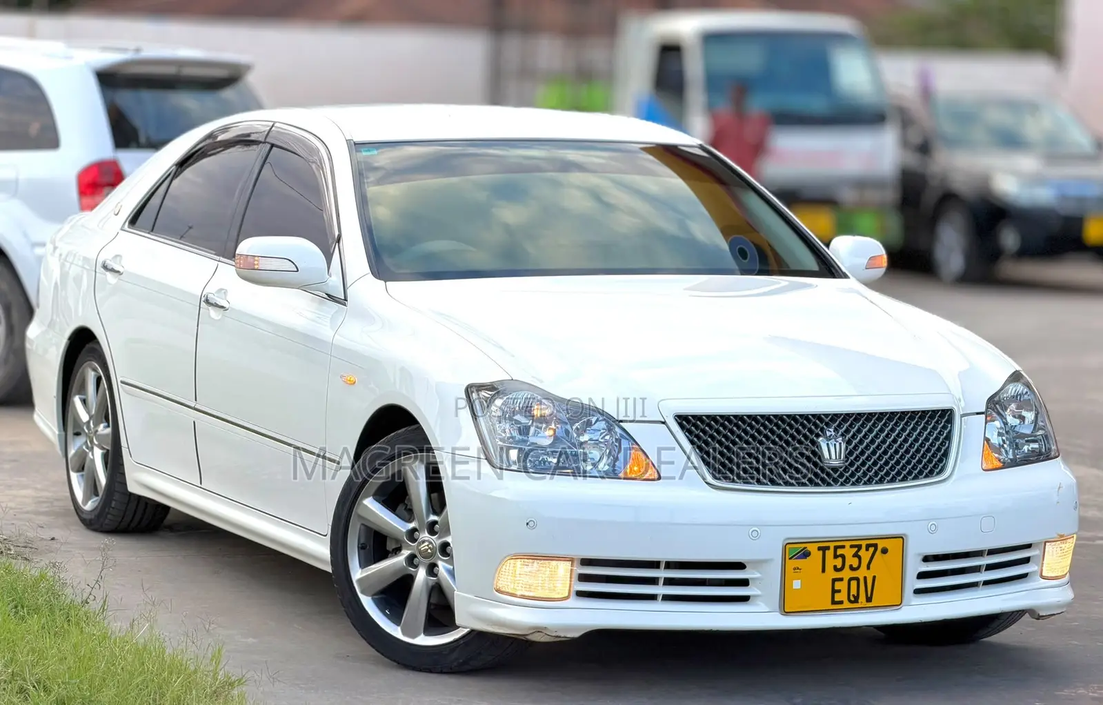 Toyota Crown Royale 2005 White