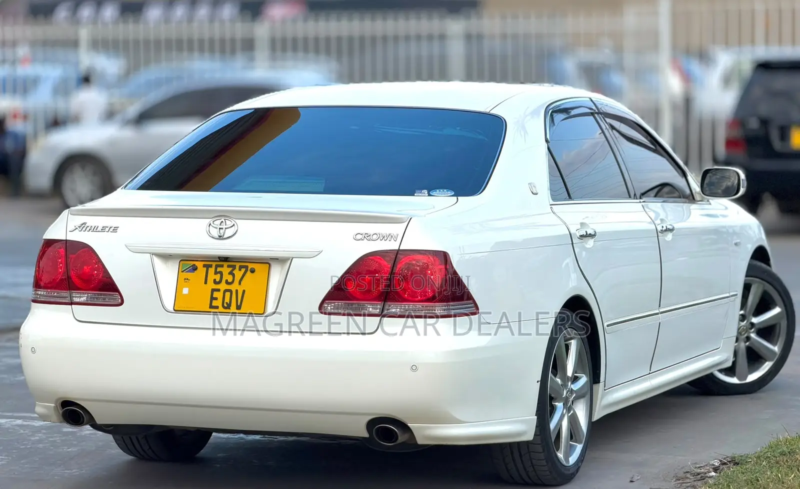 Toyota Crown Royale 2005 White