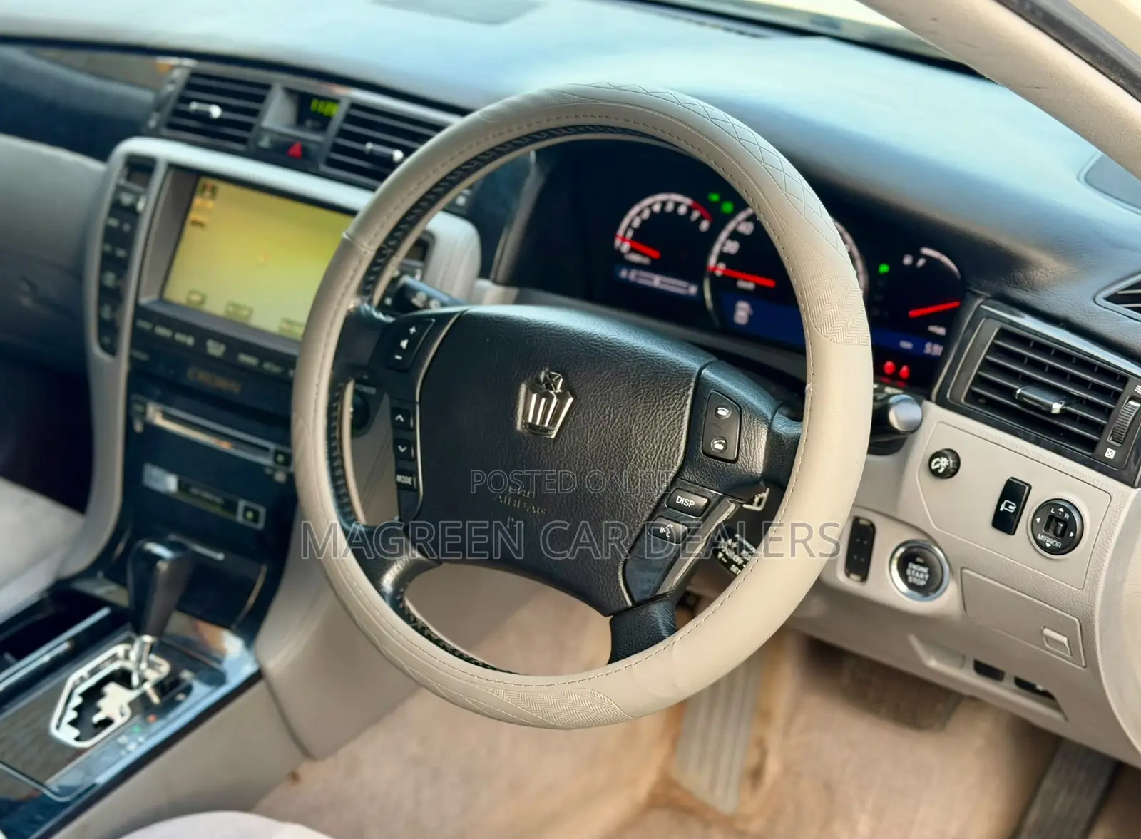Toyota Crown Royale 2005 White