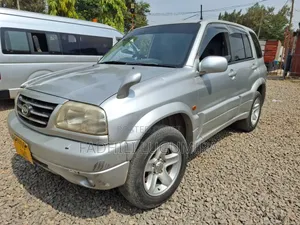 Suzuki Escudo 1999 Silver