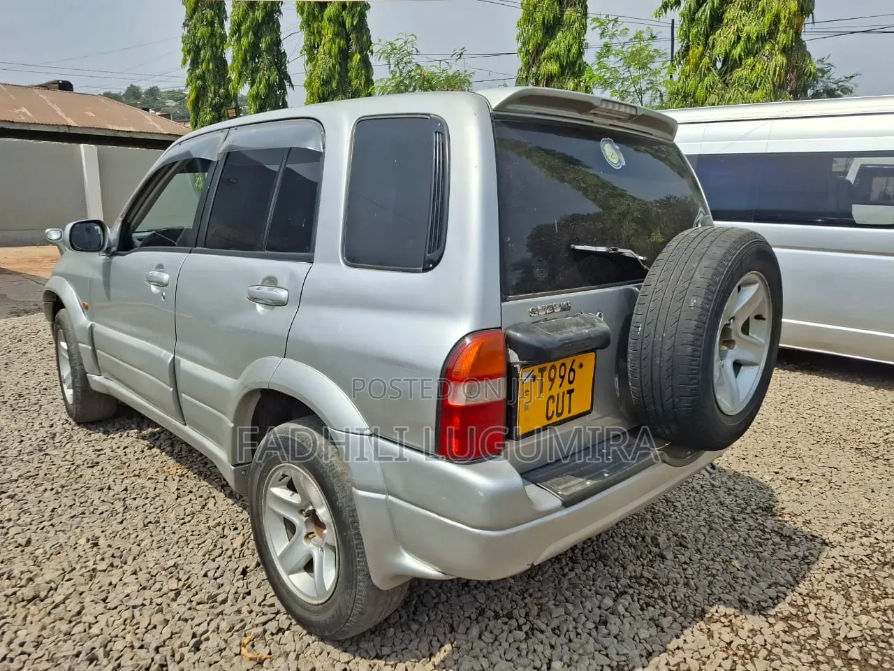 Suzuki Escudo 1999 Silver