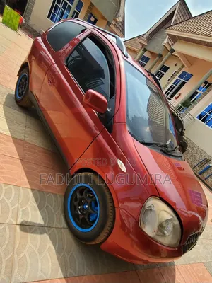 Toyota Vitz 2004 Red