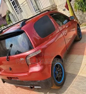 Toyota Vitz 2004 Red