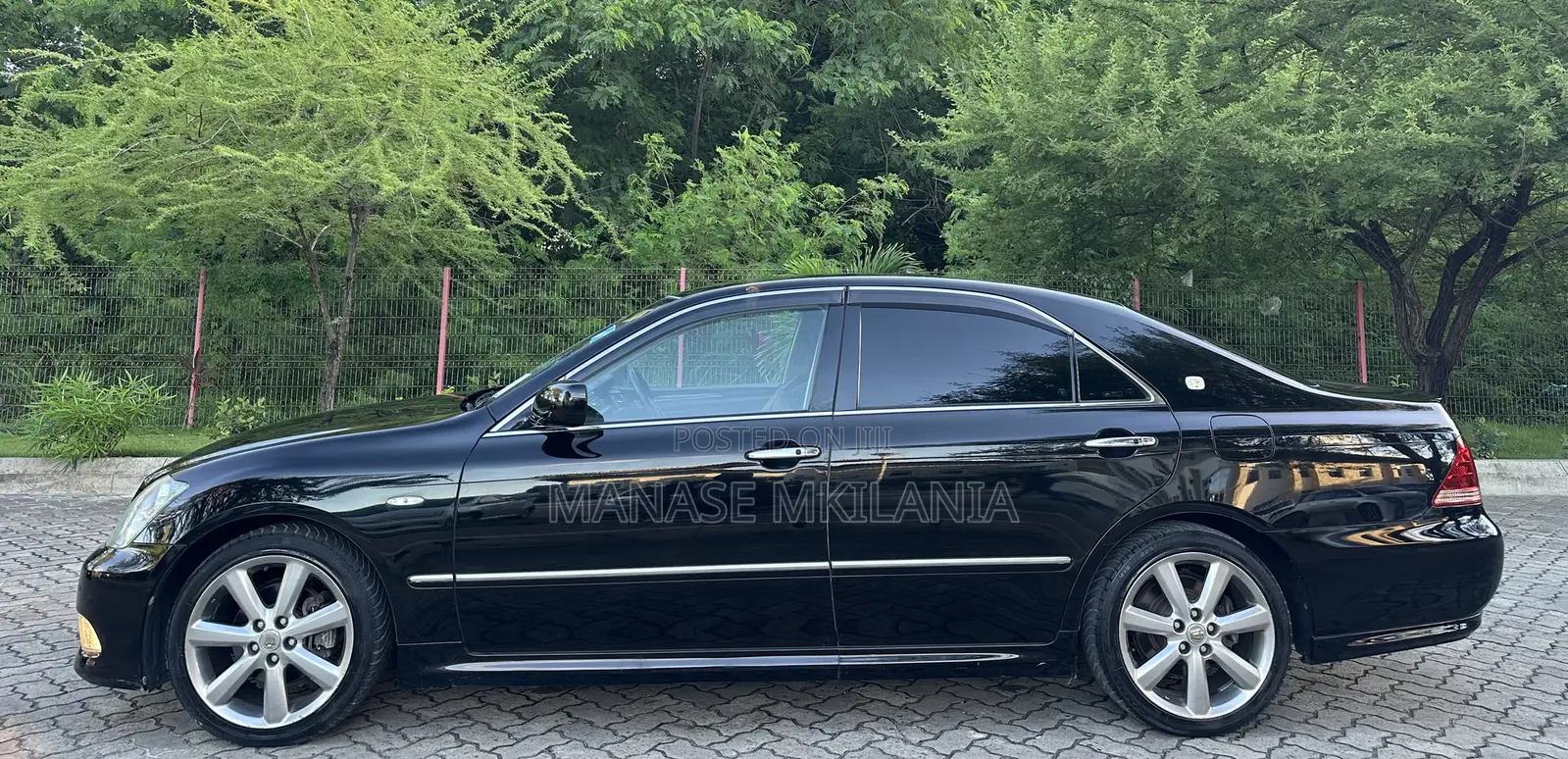 Toyota Crown 2006 Black