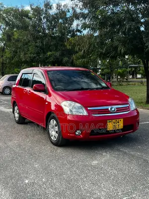 Toyota Raum 2007 Red