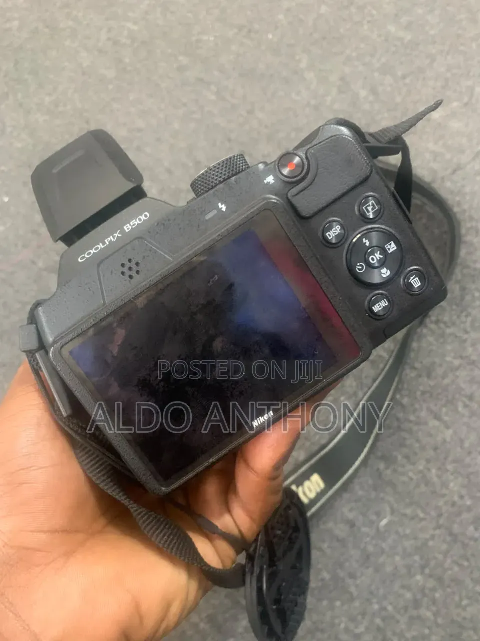 Nikon B500