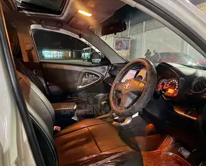 Toyota Vanguard 2009 White