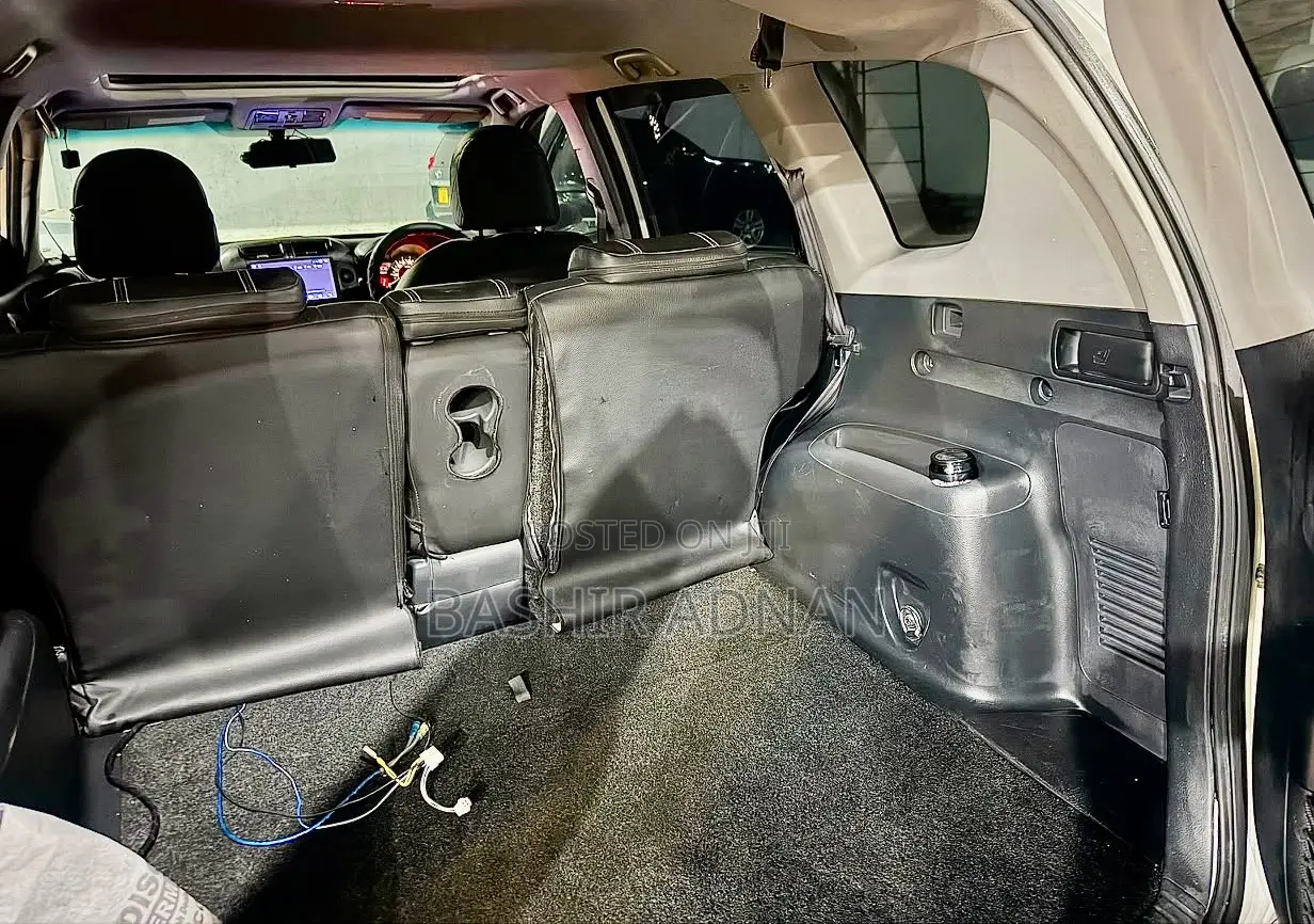 Toyota Vanguard 2009 White