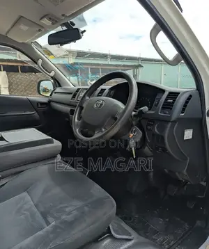 Toyota HiAce 2016 White