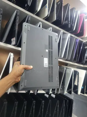 Laptop Lenovo V15 8GB Intel Core i7 SSD 500GB