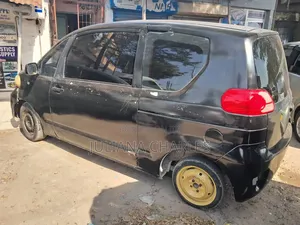 Toyota Porte 2005 Black