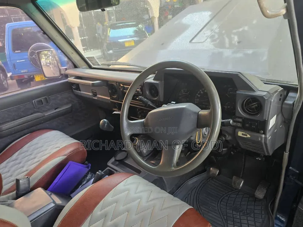 Toyota Land Cruiser 1998 Blue