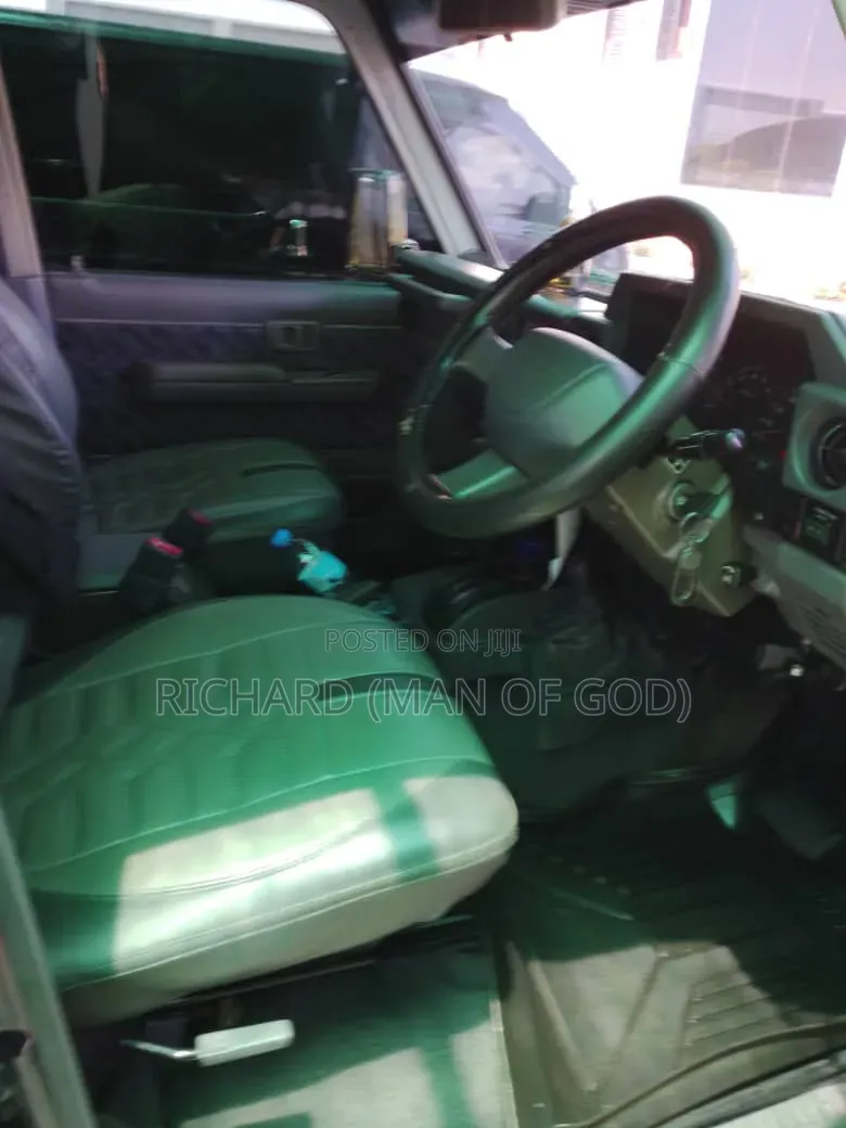 Toyota Land Cruiser 1998 Blue