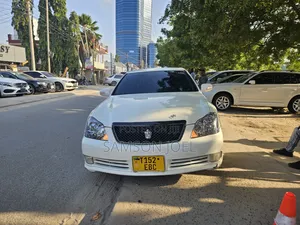 Toyota Crown 2006 White