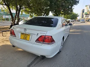 Toyota Crown 2006 White