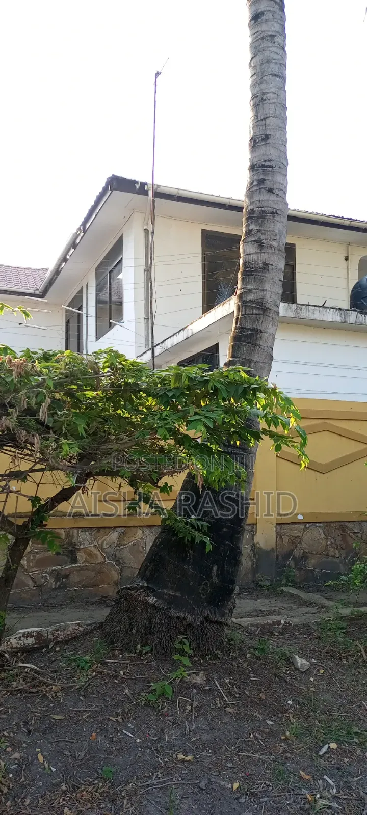 10bdrm House in Mikocheni for sale