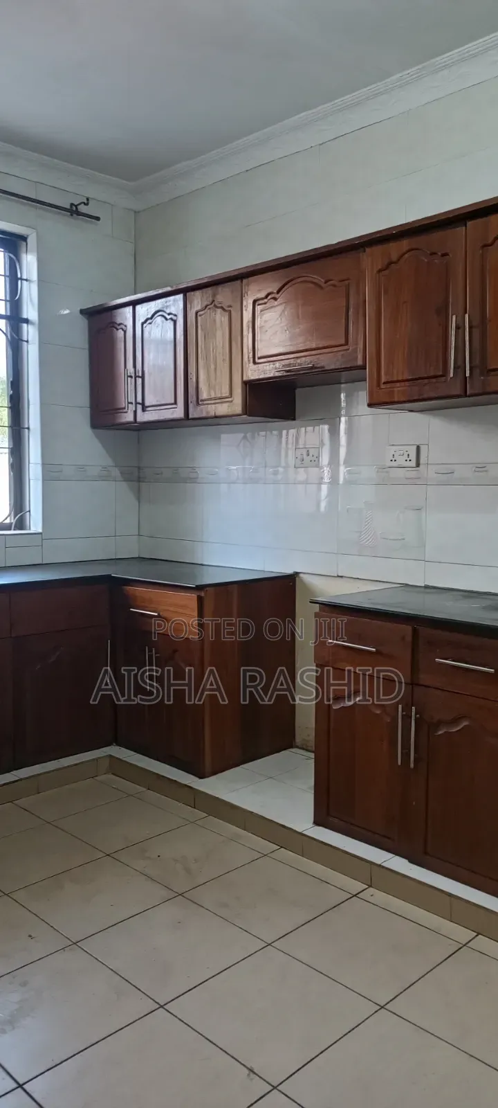 10bdrm House in Mikocheni for sale