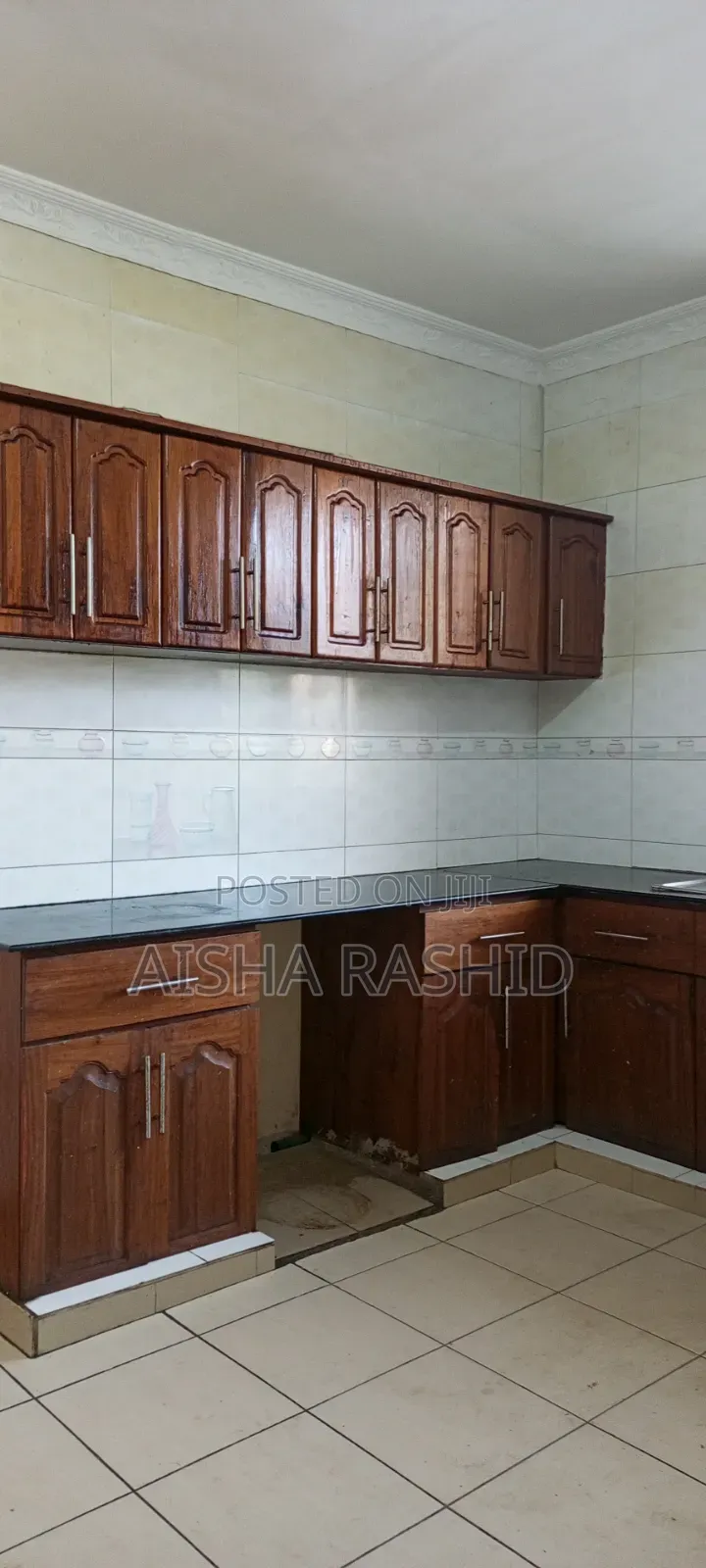 10bdrm House in Mikocheni for sale