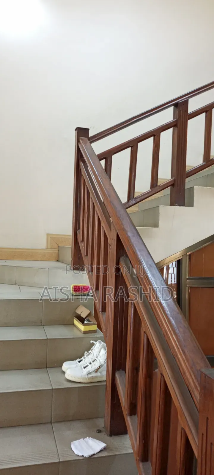 10bdrm House in Mikocheni for sale