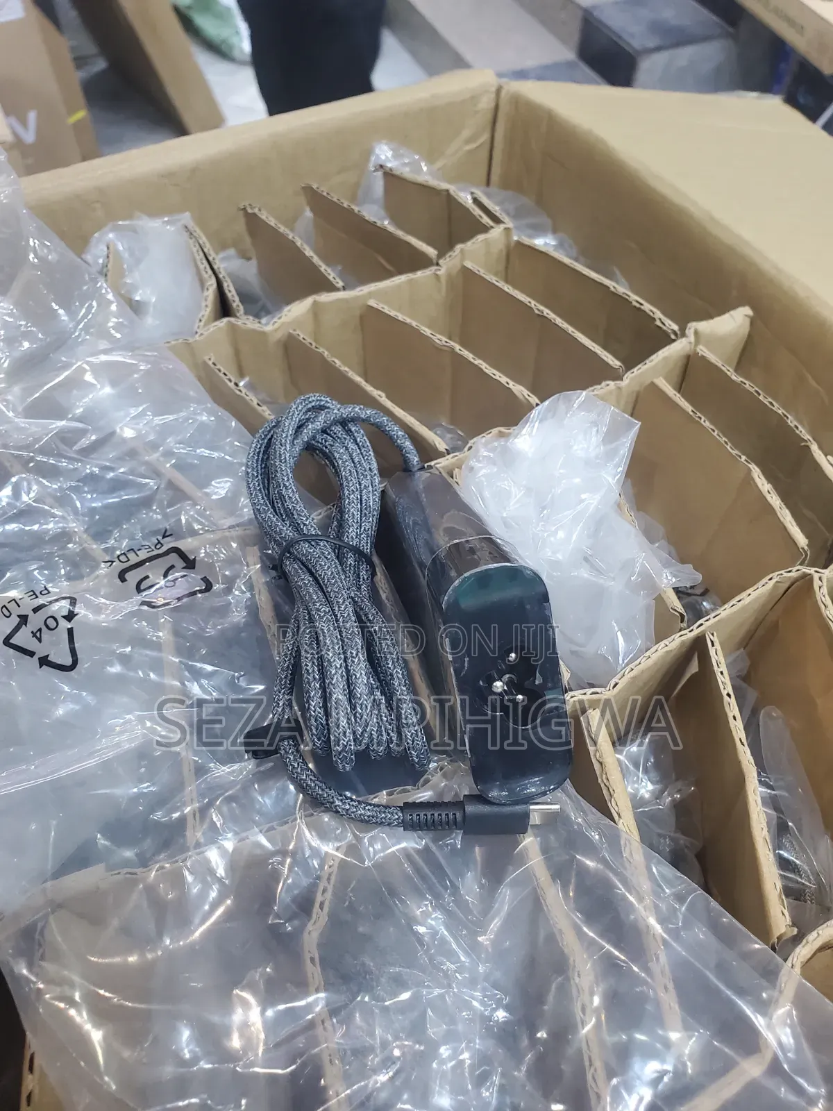 *Hp Type C Charger Ya Uzi 65w Original
