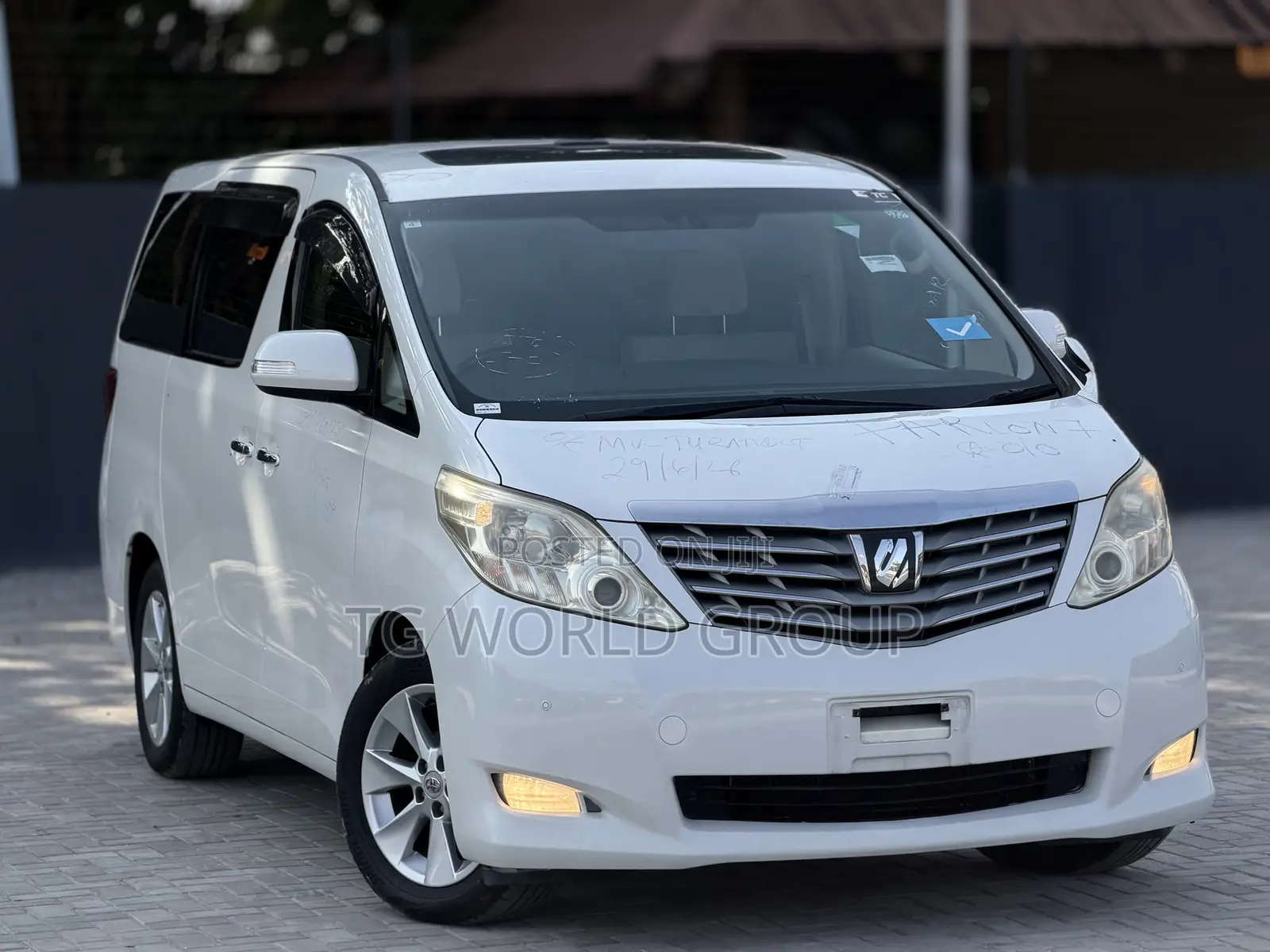 Toyota Alphard 2.4 Petrol FWD 2010 White