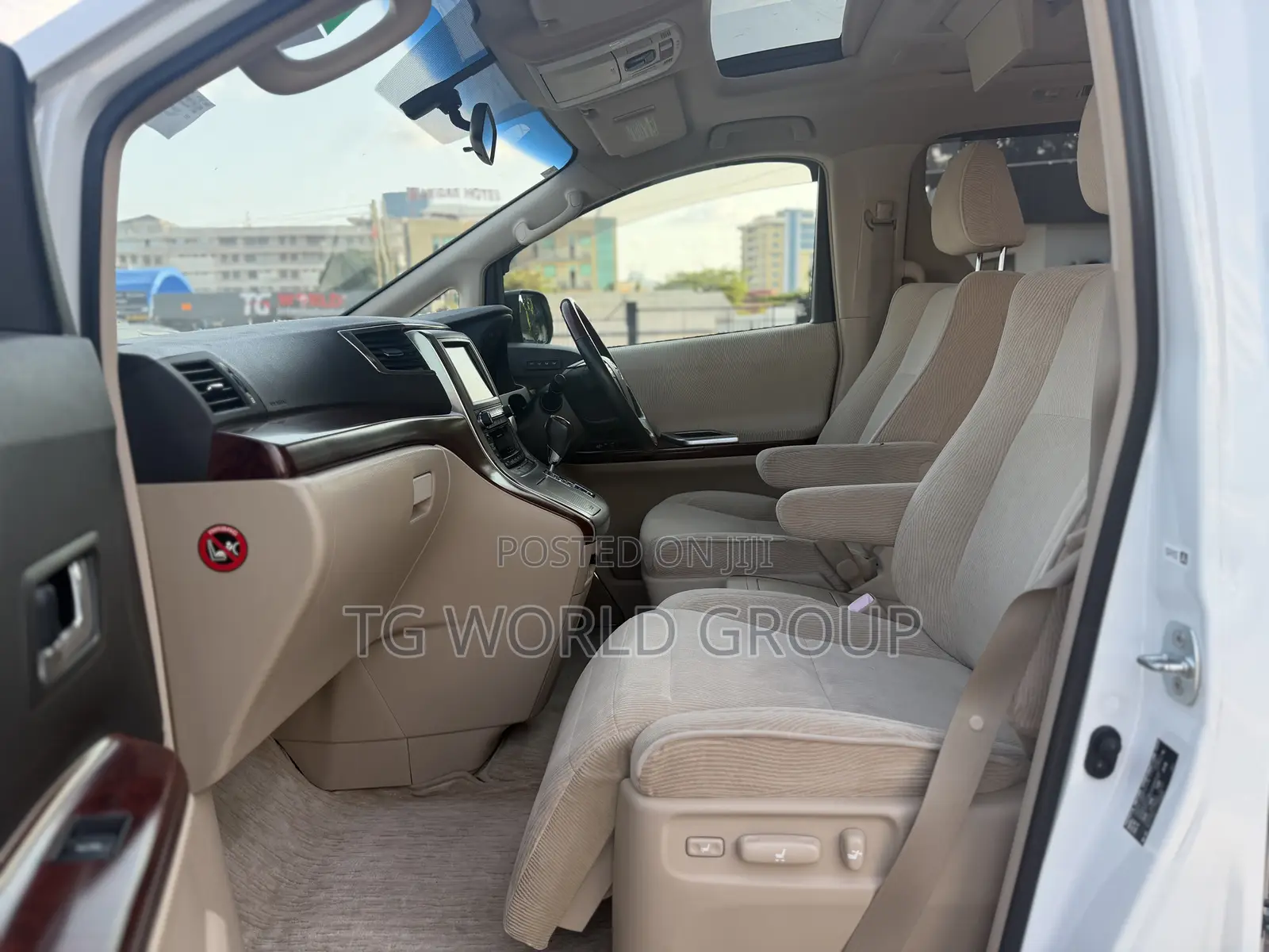 Toyota Alphard 2.4 Petrol FWD 2010 White