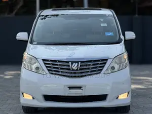 Toyota Alphard 2.4 Petrol FWD 2010 White