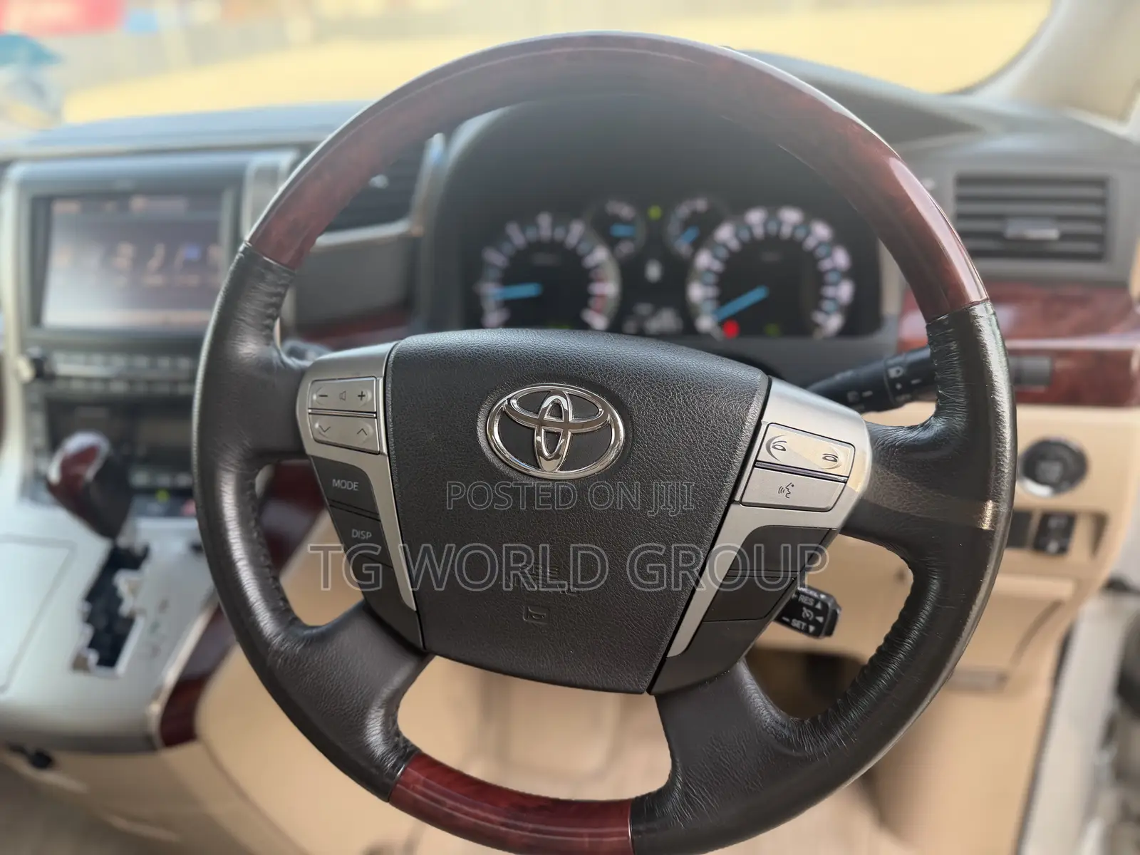 Toyota Alphard 2.4 Petrol FWD 2010 White