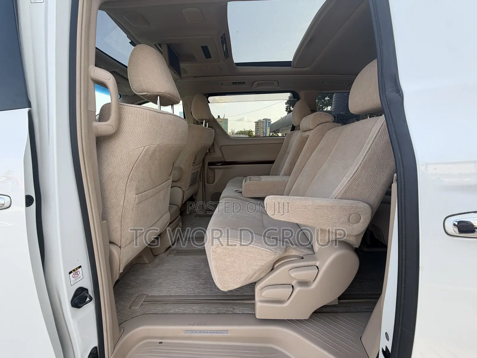 Toyota Alphard 2.4 Petrol FWD 2010 White