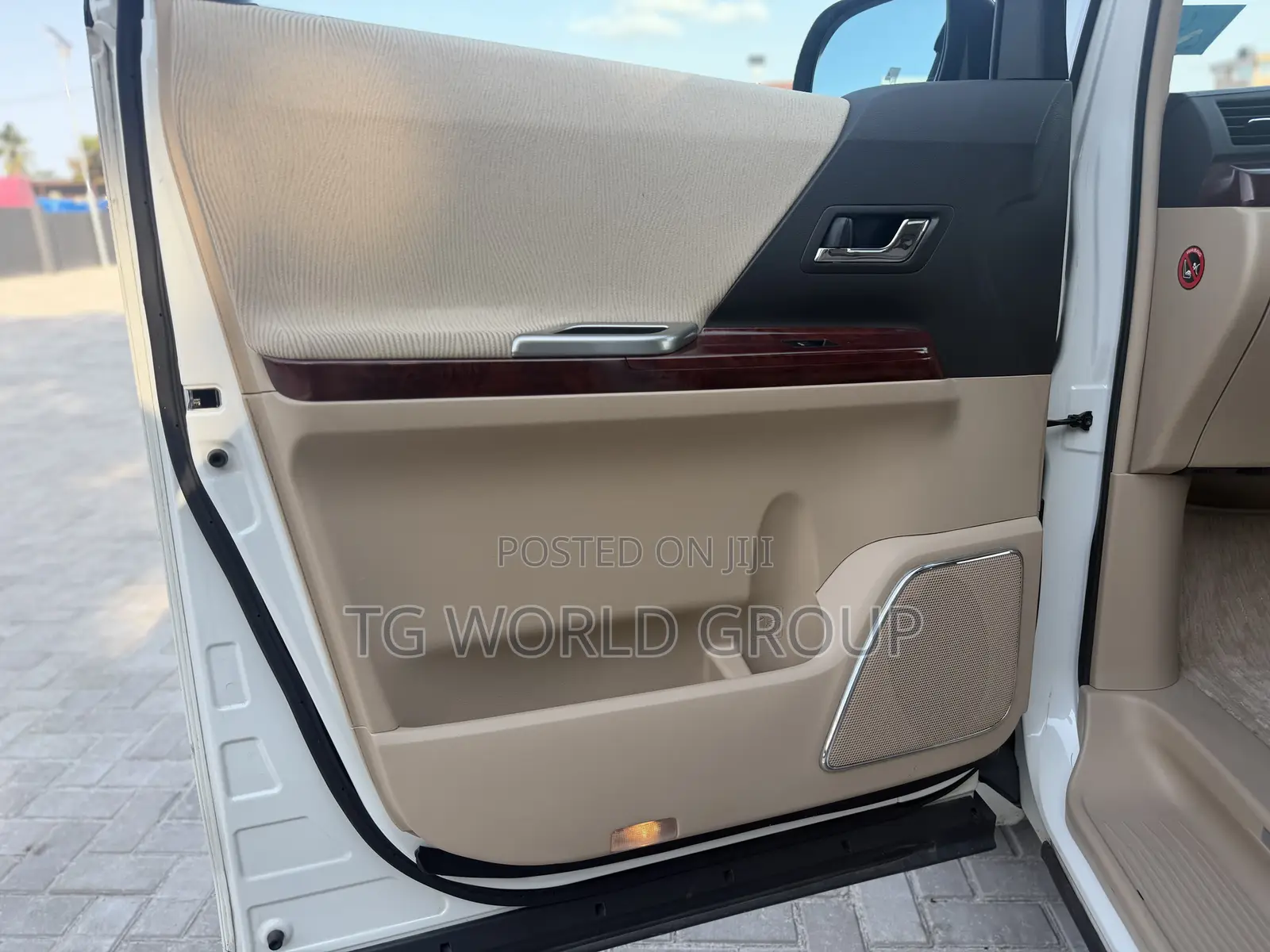 Toyota Alphard 2.4 Petrol FWD 2010 White