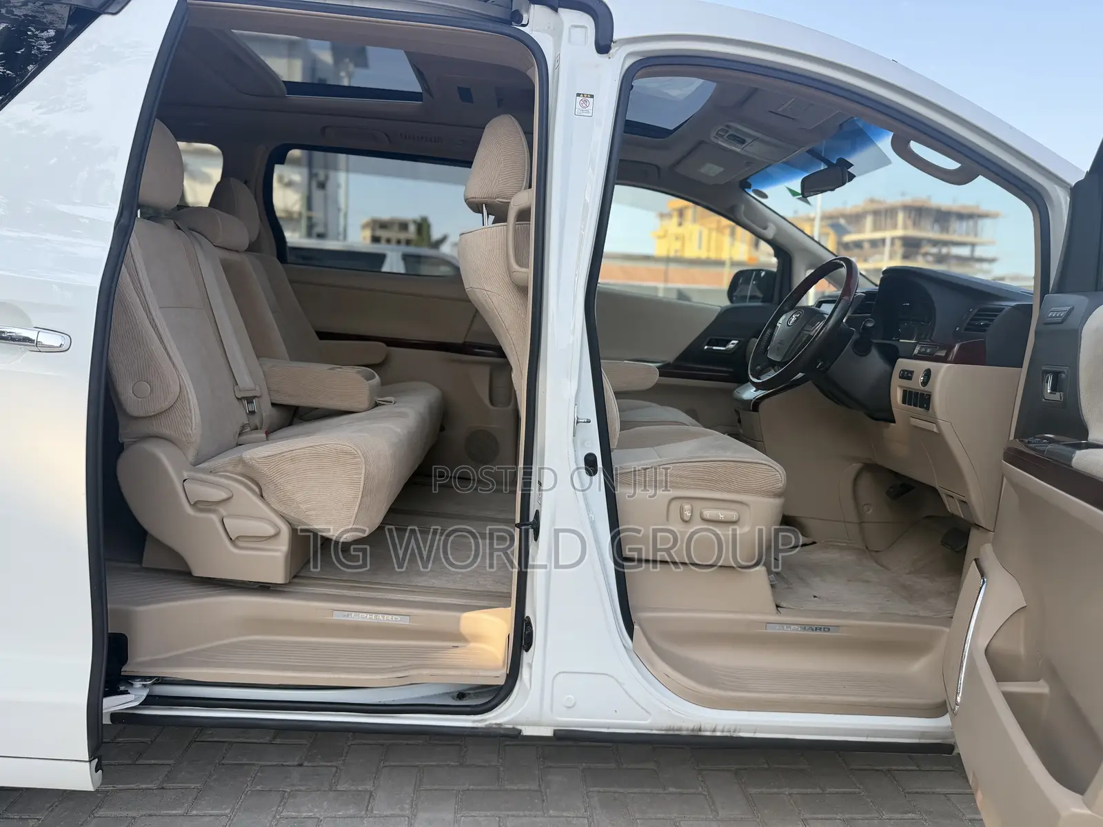 Toyota Alphard 2.4 Petrol FWD 2010 White